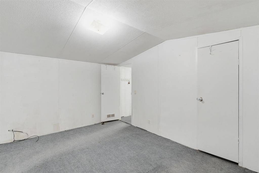 144 Oak Meadows Drive, Springtown, TX 76082