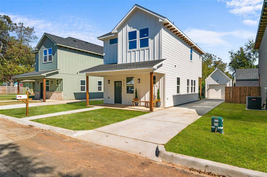612 1/2 N Robinson Street, Cleburne, TX 76031