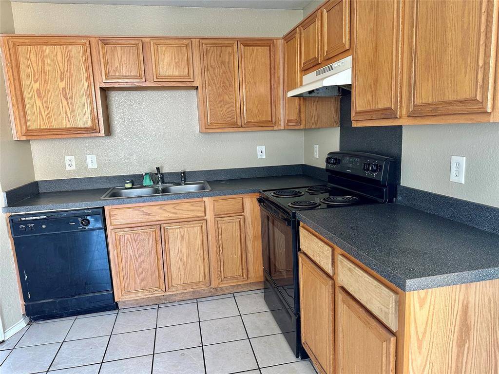 307 Kings Way Drive, Mansfield, TX 76063