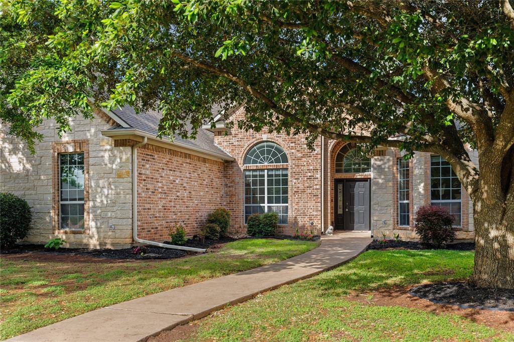 937 Queen Elizabeth Drive, Mcgregor, TX 76657
