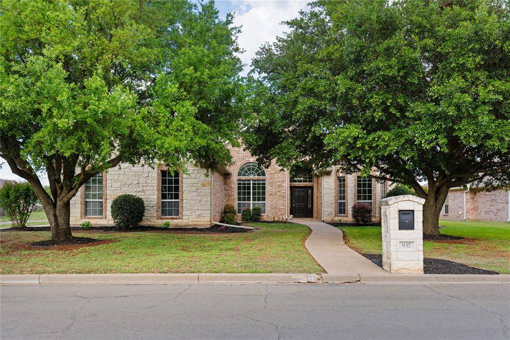 937 Queen Elizabeth Drive, Mcgregor, TX 76657