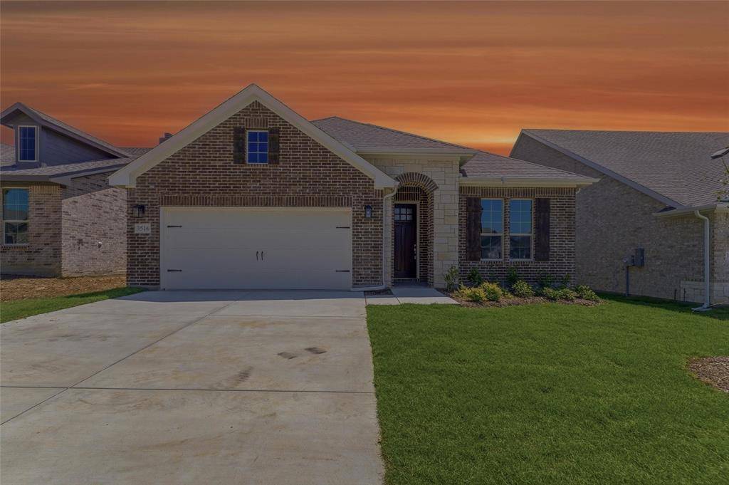 3516 Helena Street, Gainesville, TX 76240