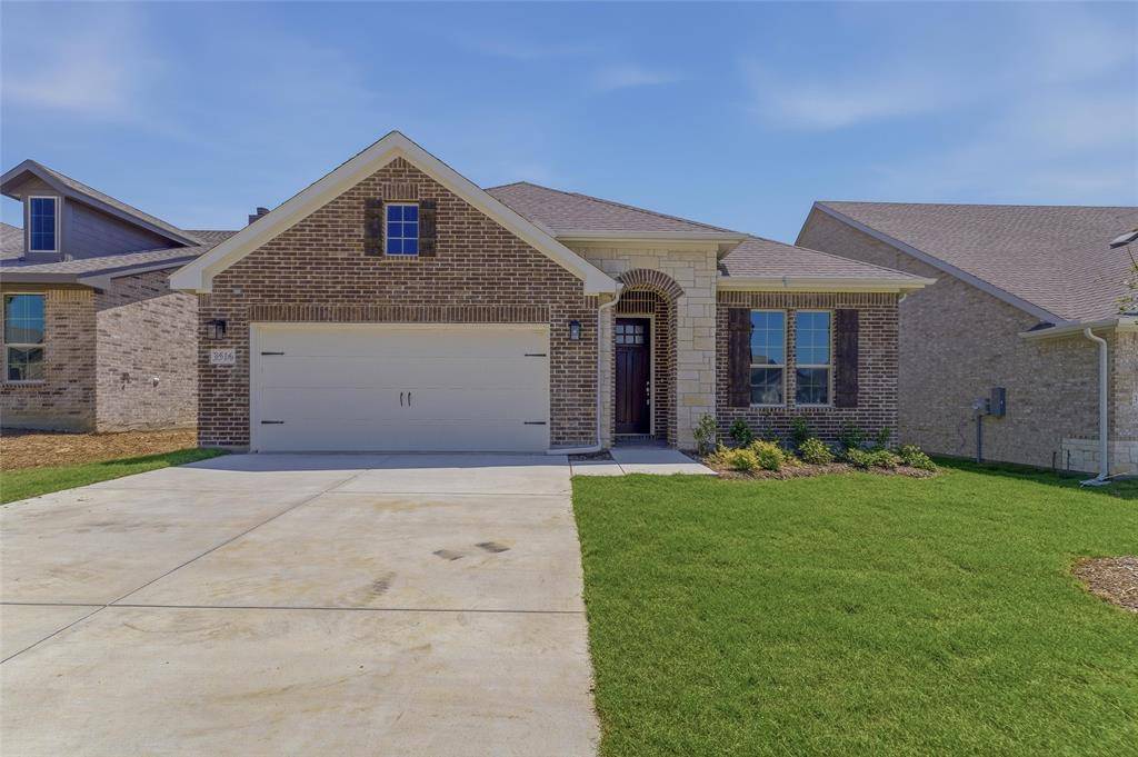 3516 Helena Street, Gainesville, TX 76240