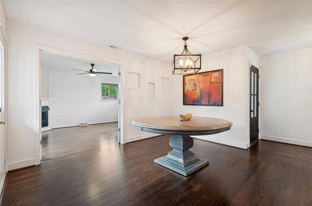 3581 Woodleigh Drive, Dallas, TX 75229