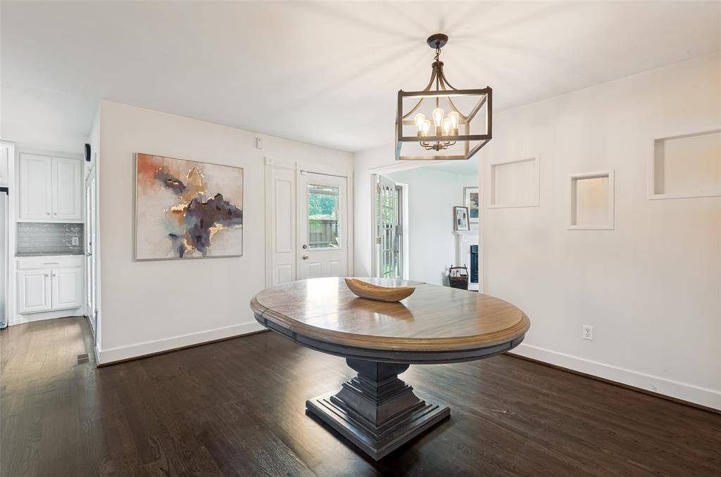 3581 Woodleigh Drive, Dallas, TX 75229