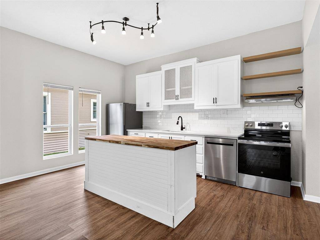403 S Willomet Avenue, Dallas, TX 75208