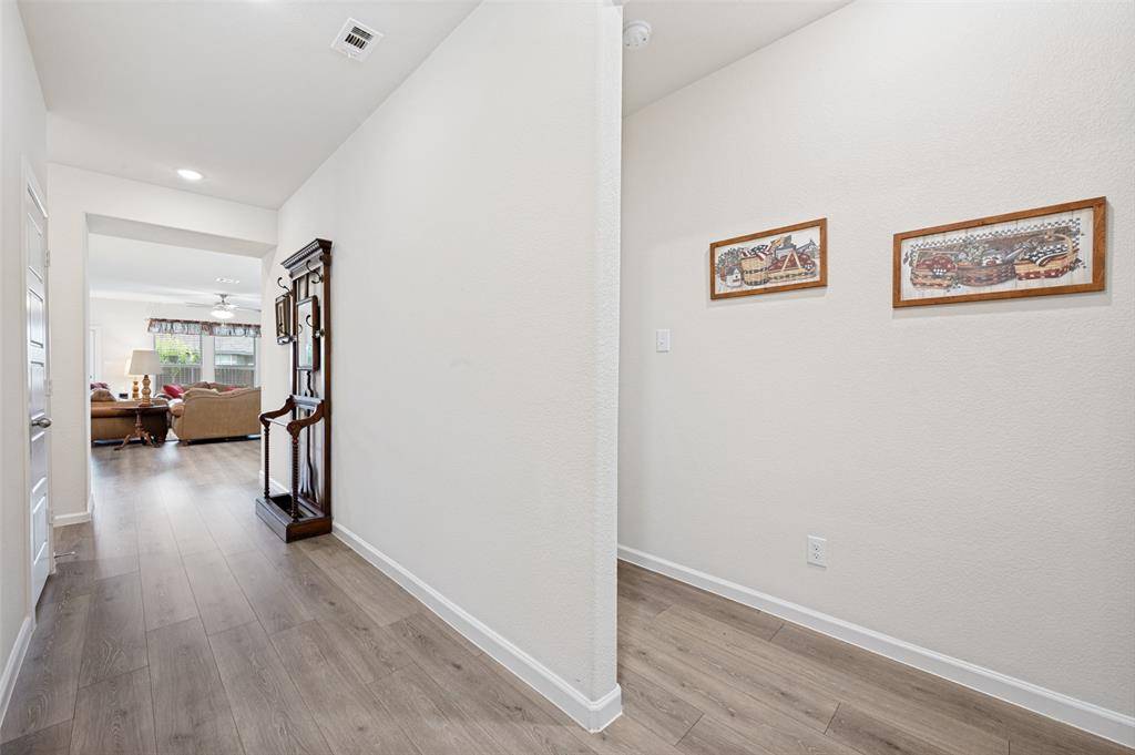 413 Wiggins Way, Van Alstyne, TX 75495