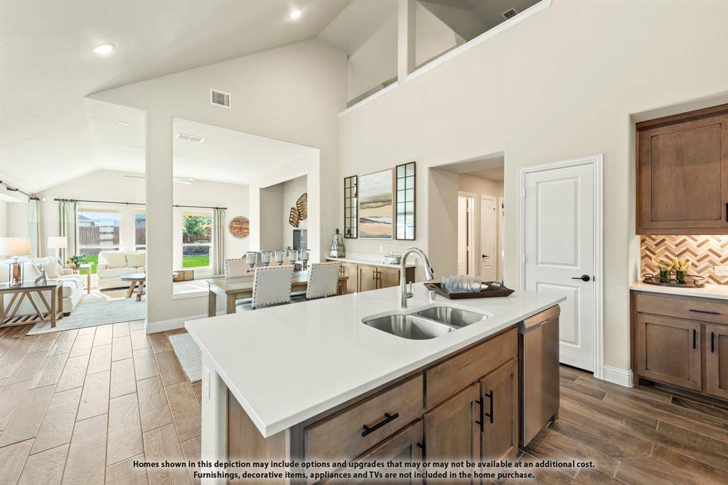 215 Seminole Trail, Alvarado, TX 76009