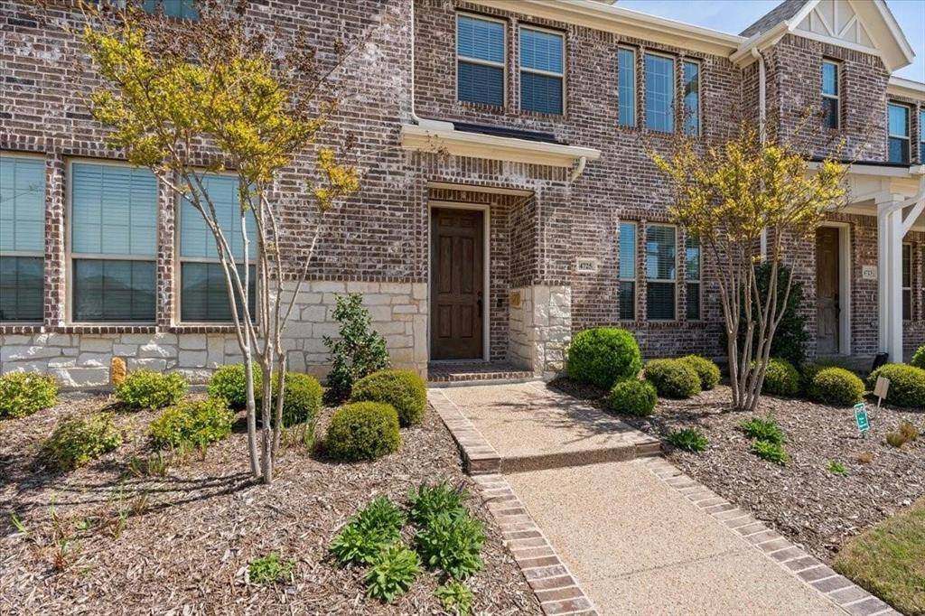 4725 Smokey Quartz Lane, Arlington, TX 76005
