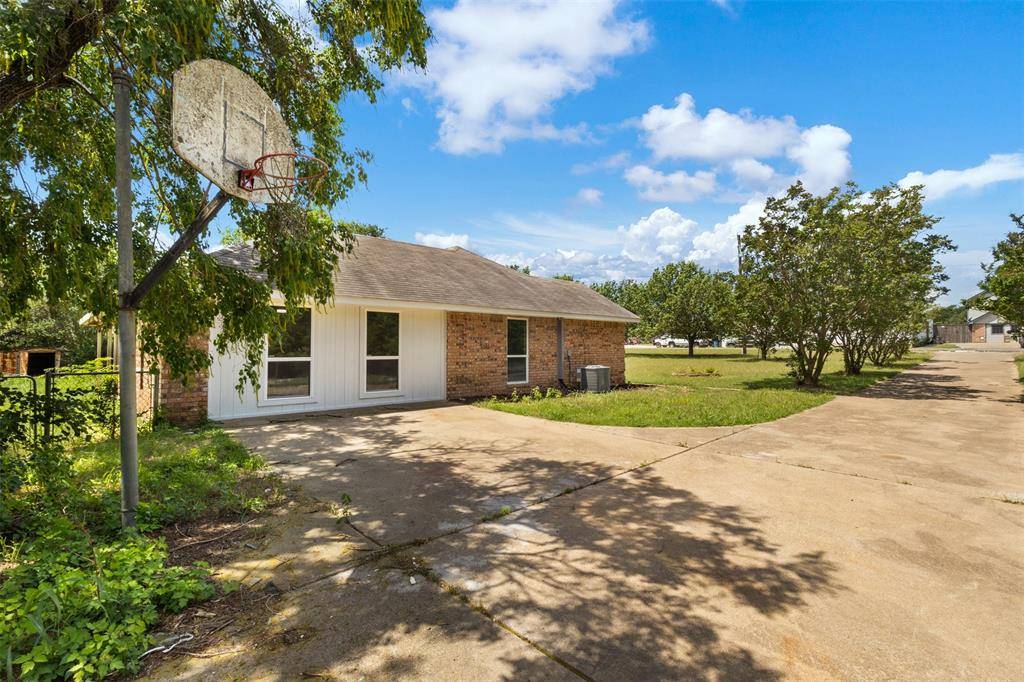 1940 ELMCREEK Lane, Midlothian, TX 76065