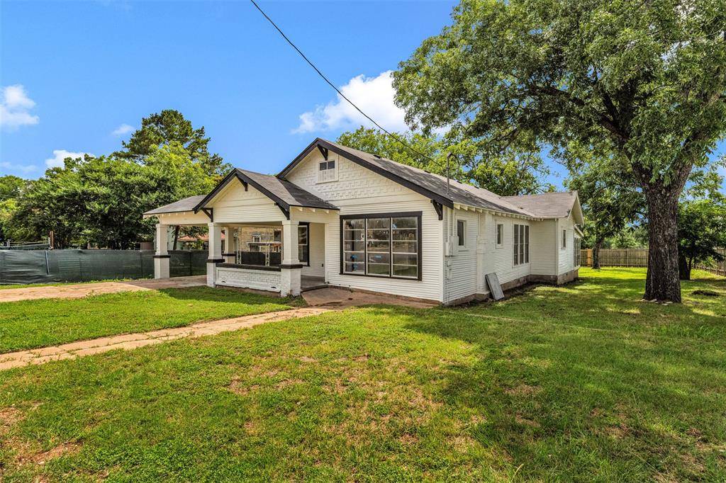 210 S 5th Street, Gatesville, TX 76528