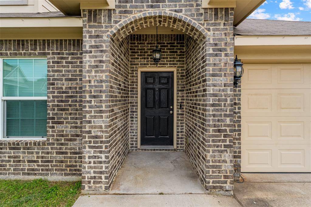 100 Tomahawk Drive, Lacy Lakeview, TX 76705