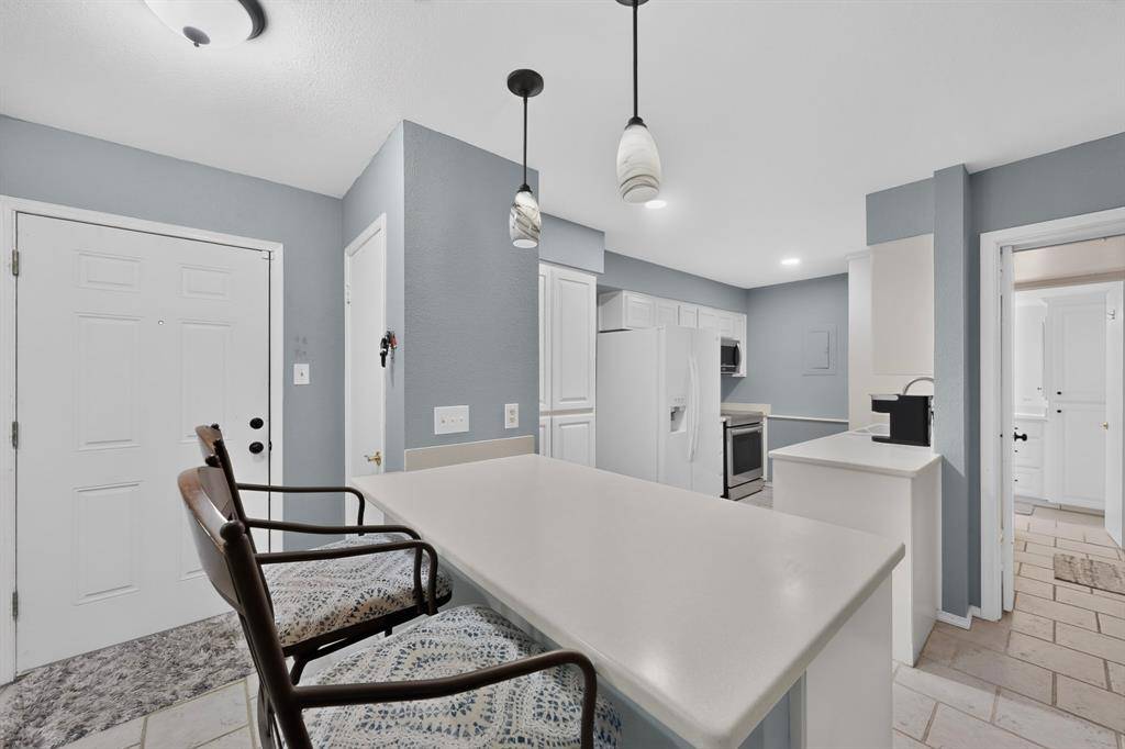 4028 Ridglea Country Club Drive #804, Fort Worth, TX 76126