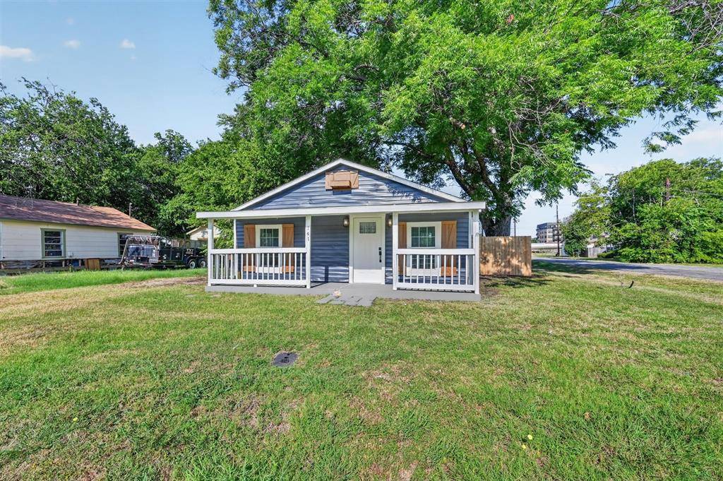 141 N Dobson Street, Burleson, TX 76028