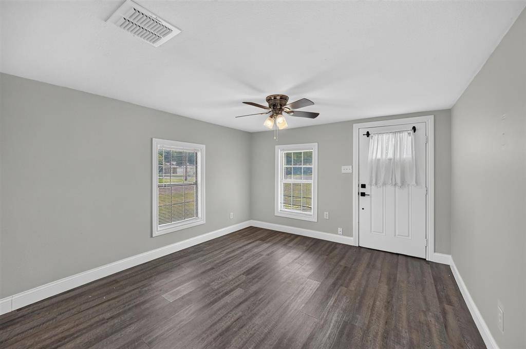141 N Dobson Street, Burleson, TX 76028