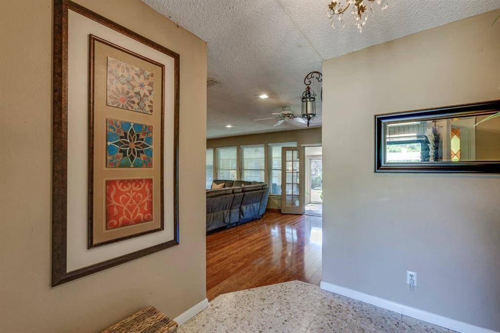 2805 Hedgeway Drive, Arlington, TX 76016