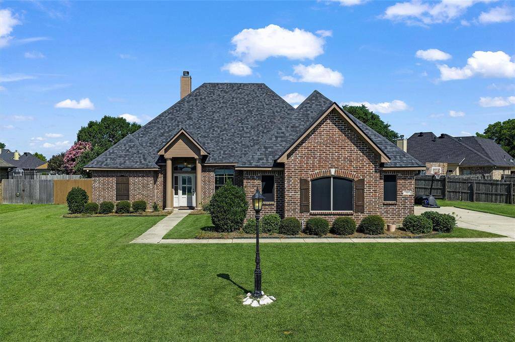 206 Cherry Blossom Lane, Benton, LA 71006