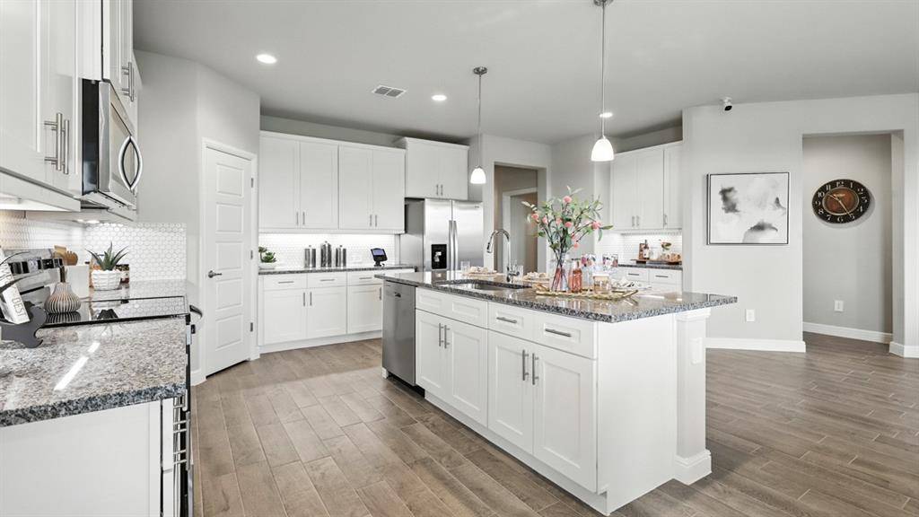 10401 SARASOTA Street, Grand Prairie, TX 76065