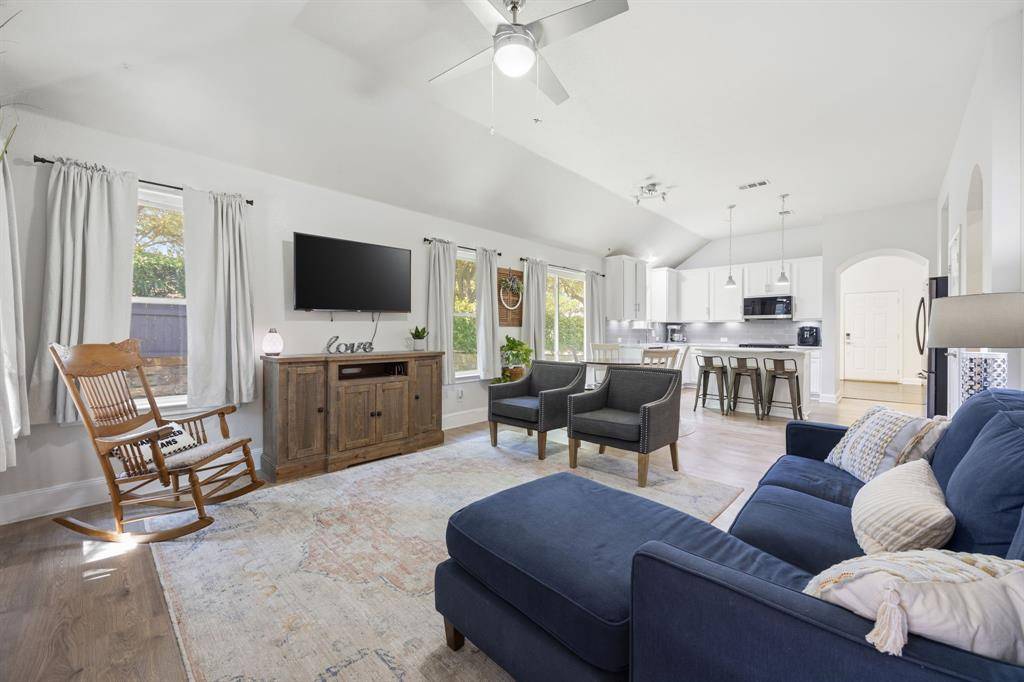 3312 Versante Drive, Bedford, TX 76021