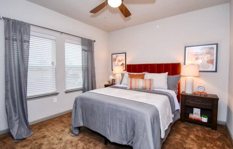 4800 W Illinois Avenue #2310, Dallas, TX 75211