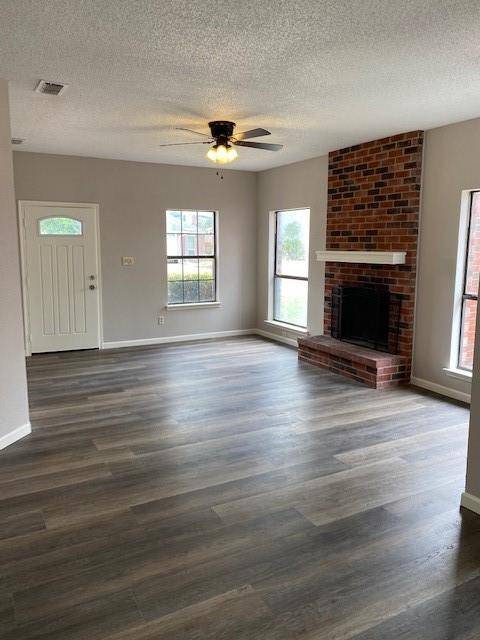 805 Melville Drive, Arlington, TX 76015