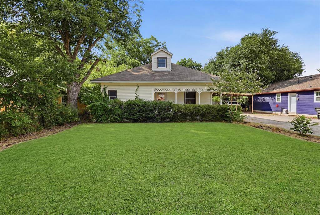 411 Poindexter Avenue, Cleburne, TX 76033