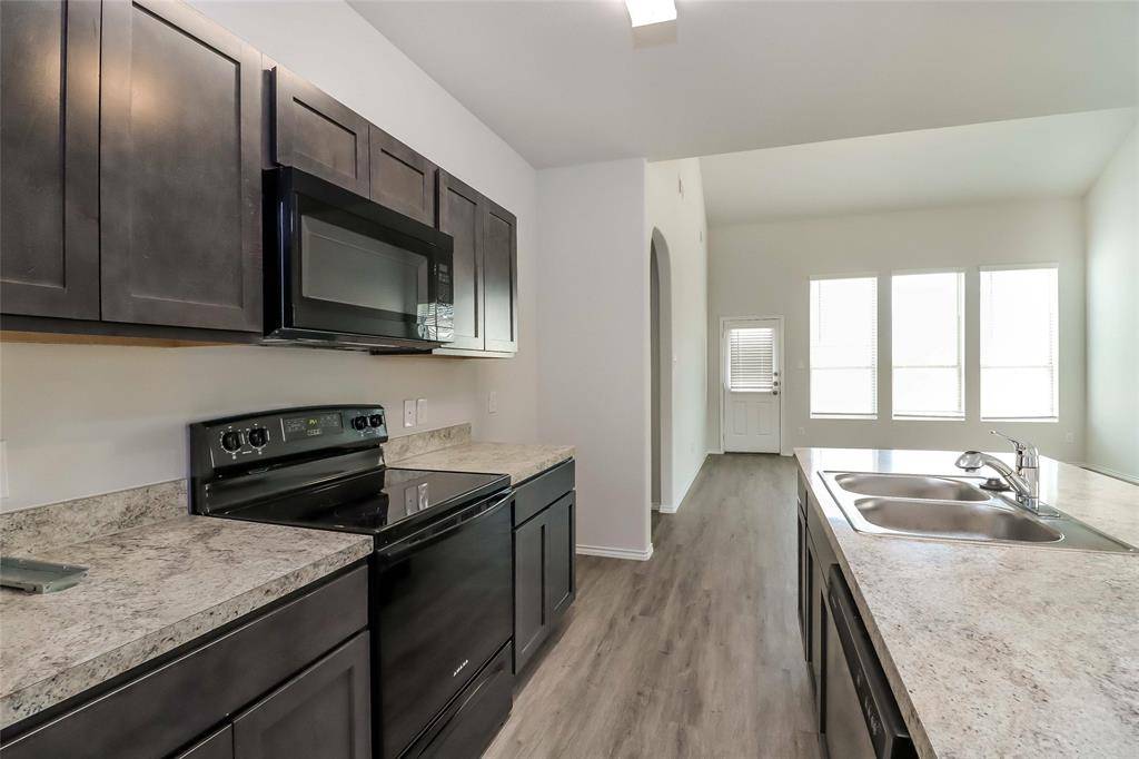 8344 Yaupon Holly Trail, Fort Worth, TX 76123