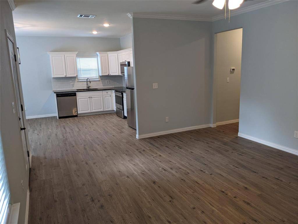 1411 S Walnut Street, Sherman, TX 75090