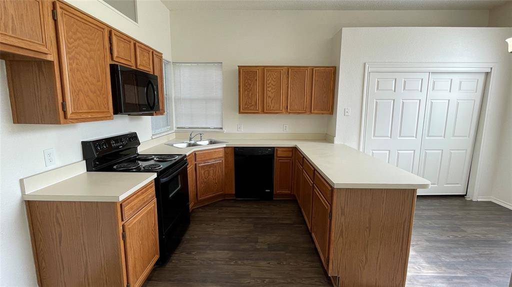 202 Chamblin Drive, Cedar Hill, TX 75104