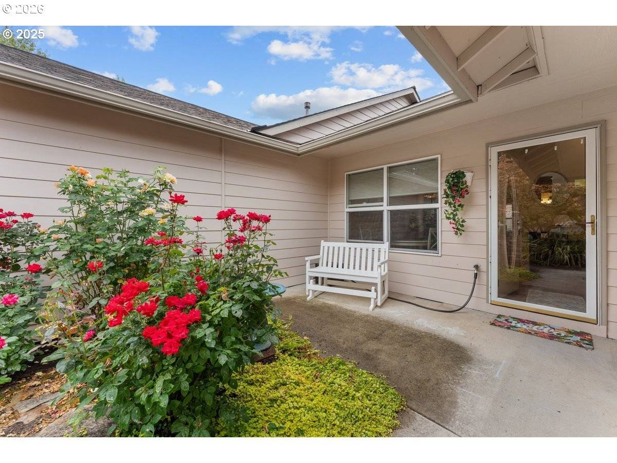 323 NE FIRCREST PL, Mc Minnville, OR 97128