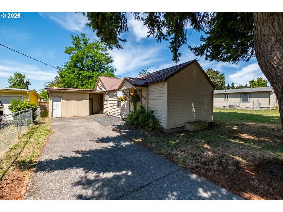 1044 23RD AVE, Sweet Home, OR 97386