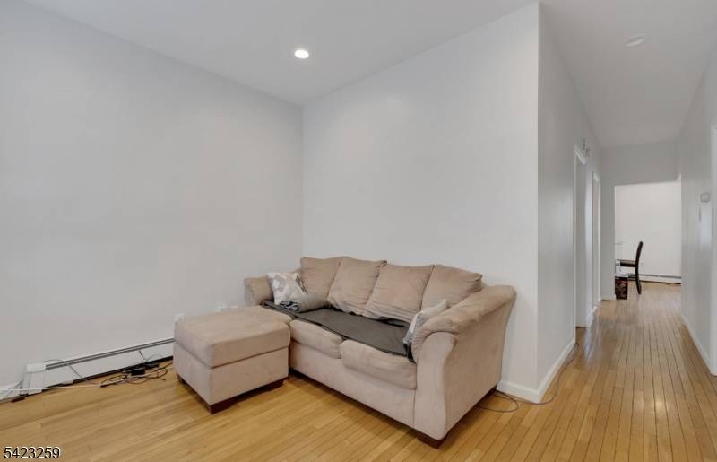 106 Broughton Ave, Bloomfield Twp., NJ 07003