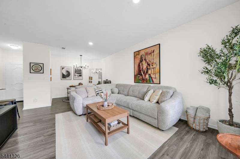 409 Brittany Dr #409, Wayne Twp., NJ 07470
