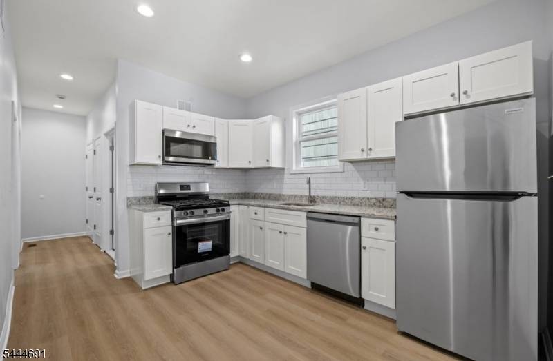 18 Charles St, Bloomfield Twp., NJ 07003