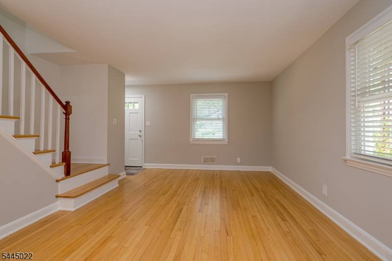39 Amboy Ave, Metuchen Boro, NJ 08840