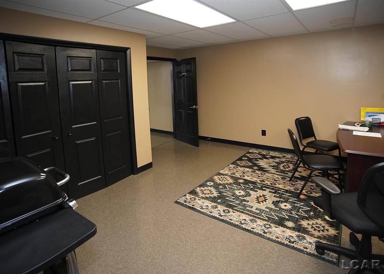 9947 Brooklyn RD, Columbia Twp, MI 49230
