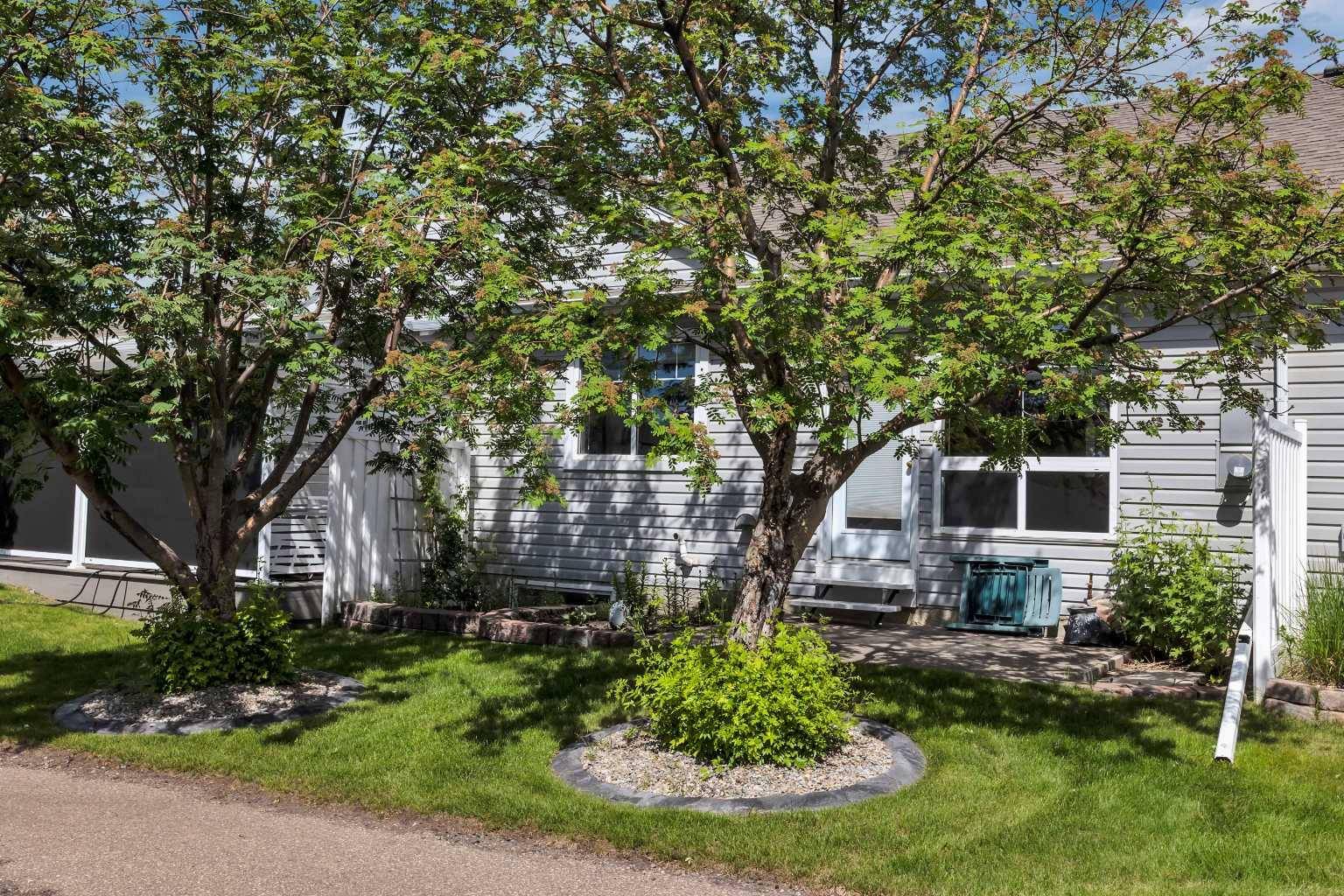 6 Jenkins DR, Red Deer, AB T4P 3X1