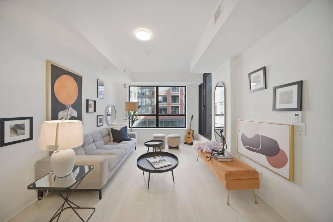 33 Frederick Todd WAY #303, Toronto C11, ON M4G 0C9