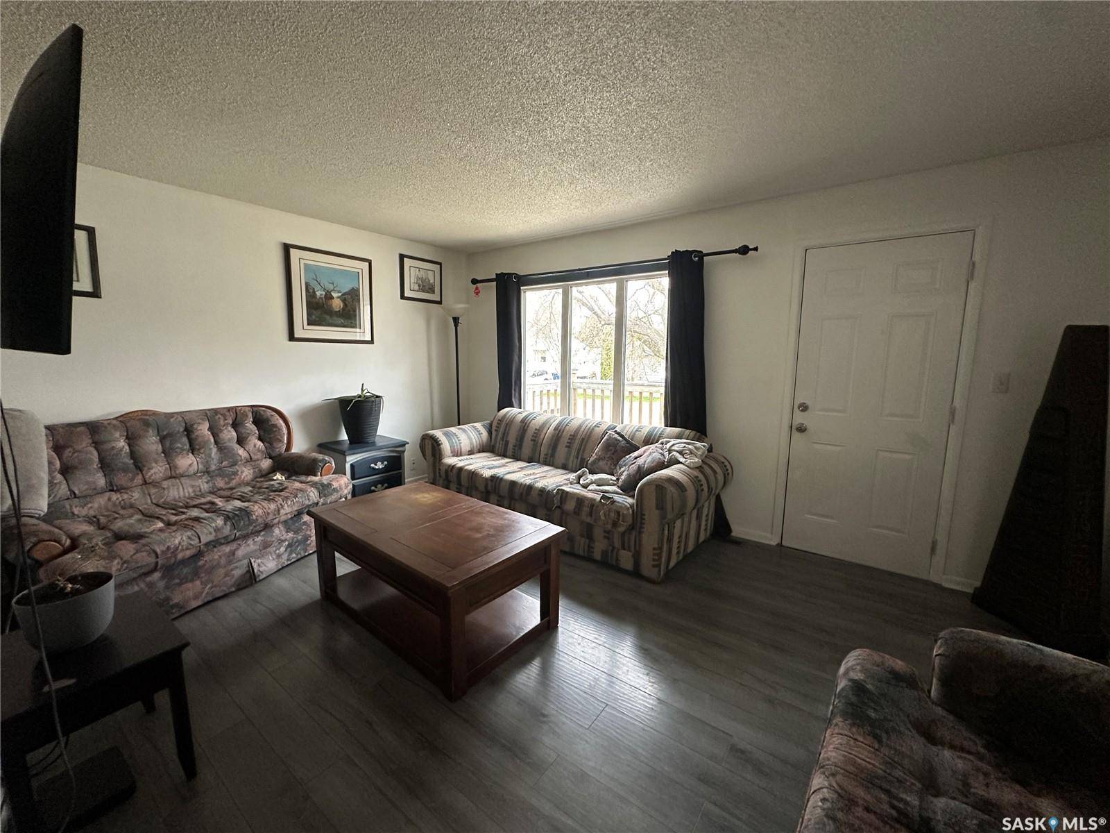 102 9th AVENUE SE, Weyburn, SK S4H 1Z7
