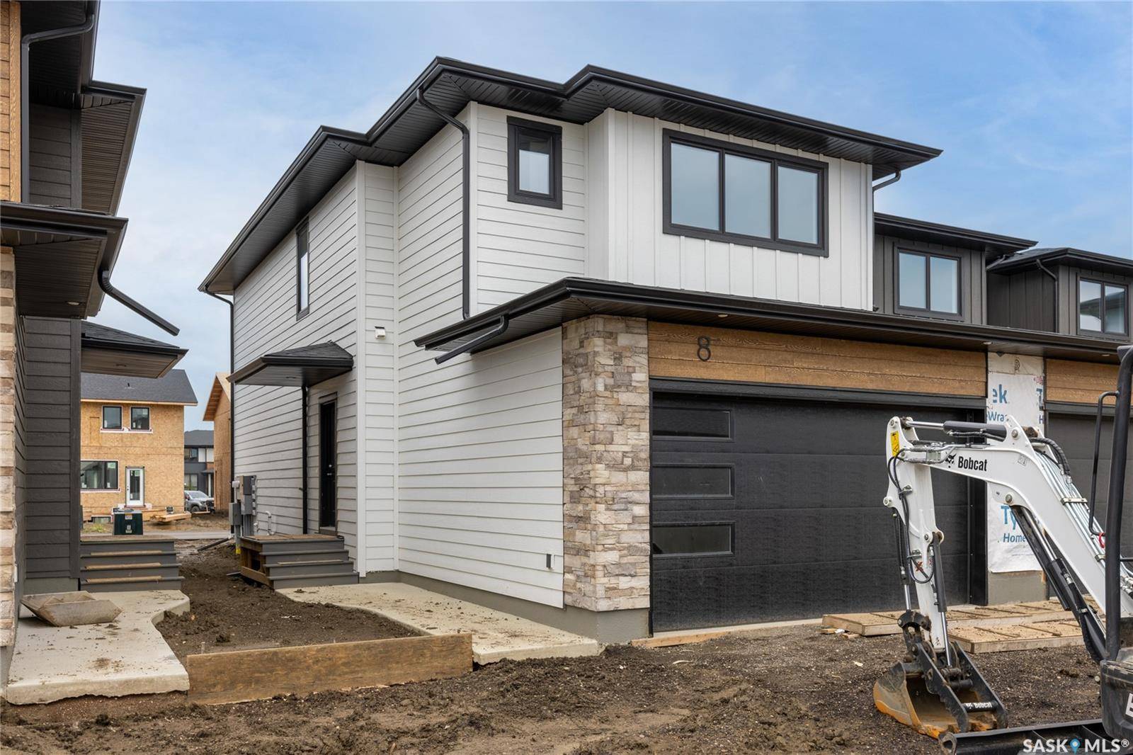 830 Brighton BOULEVARD #8, Saskatoon, SK S7V 2A8