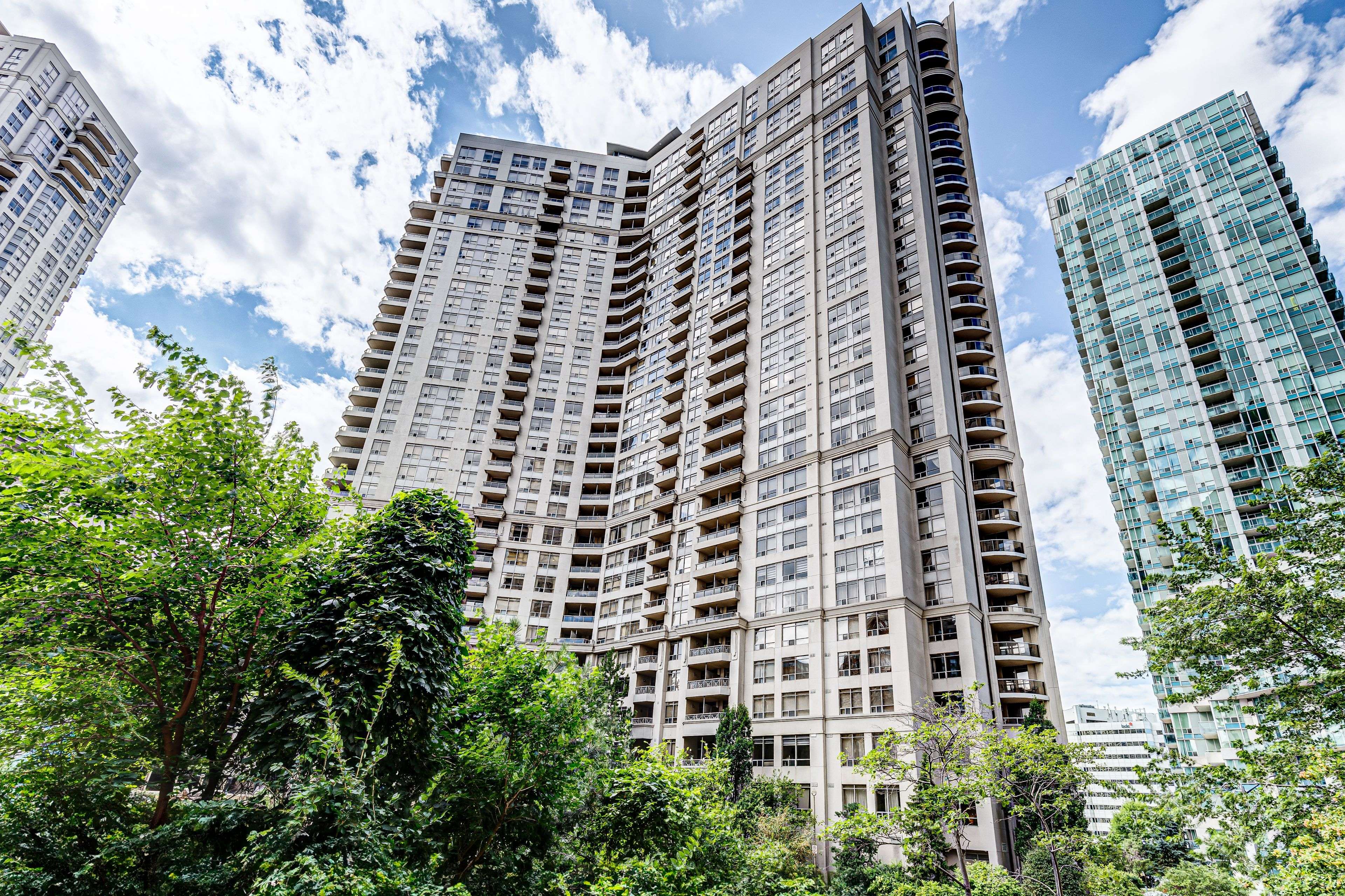 3888 Duke Of York BLVD #1225, Mississauga, ON L5B 4P5