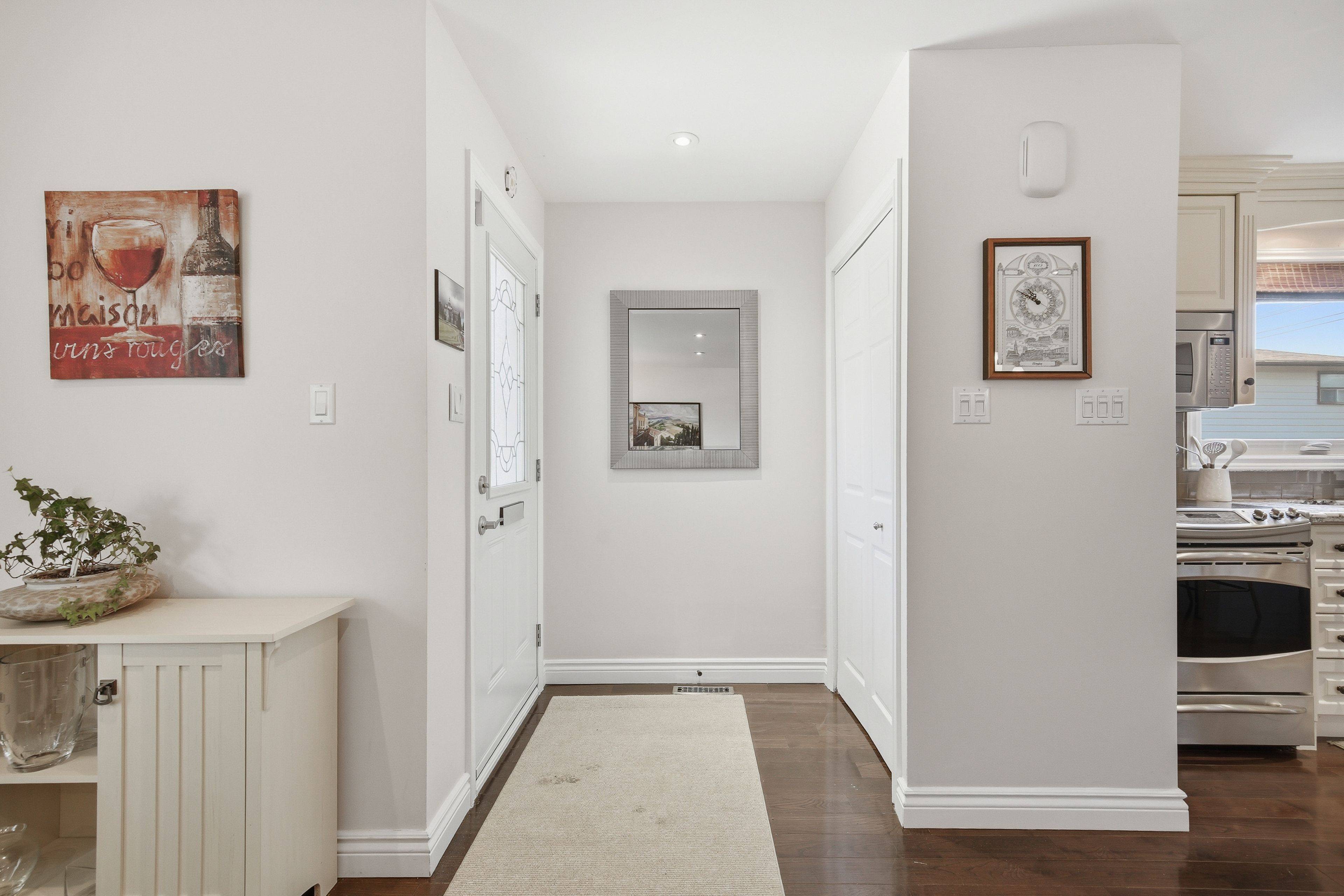 6 Merrydrew CT, Mississauga, ON L5M 1W7