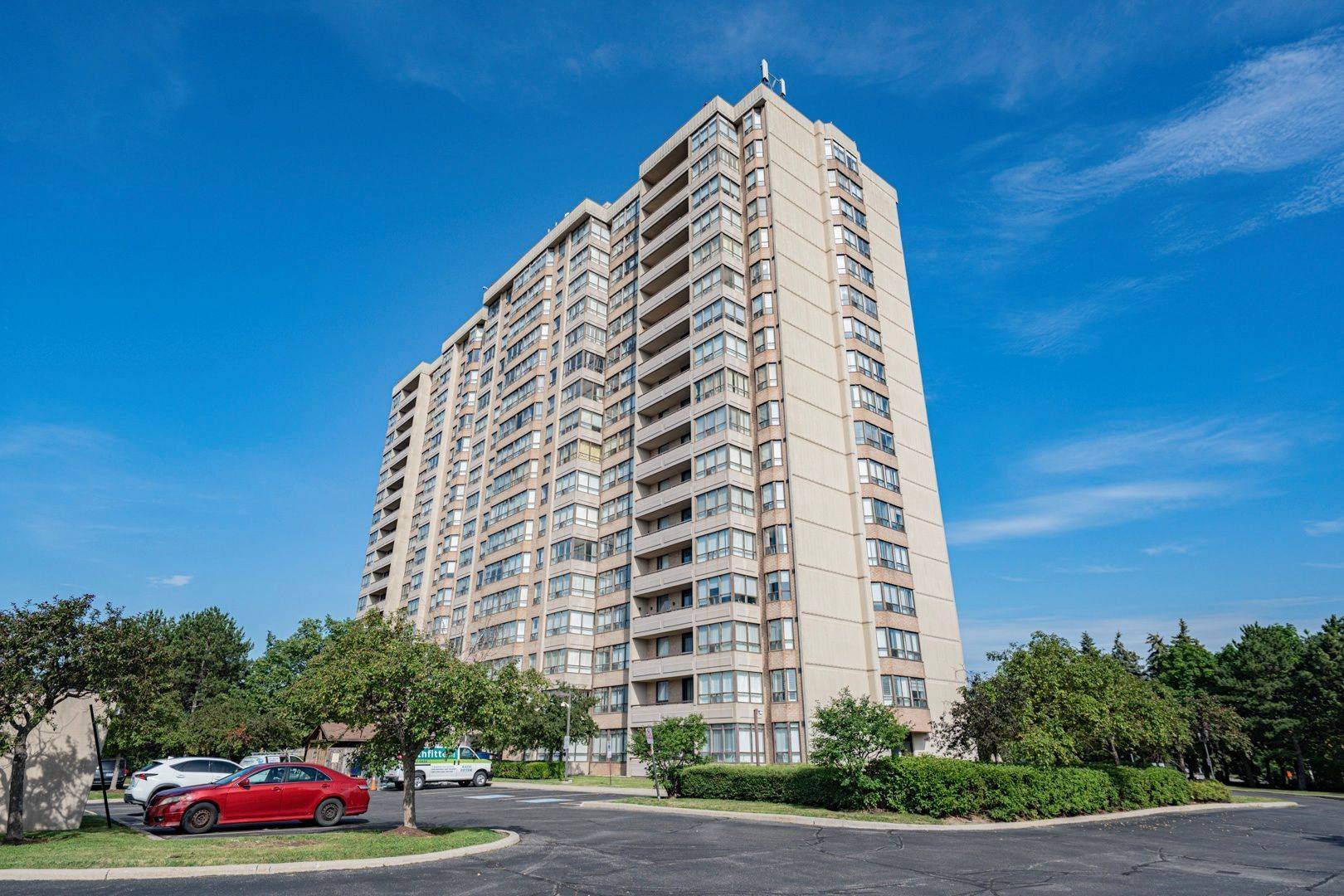 10 Malta AVE #306, Brampton, ON L6Y 4G6