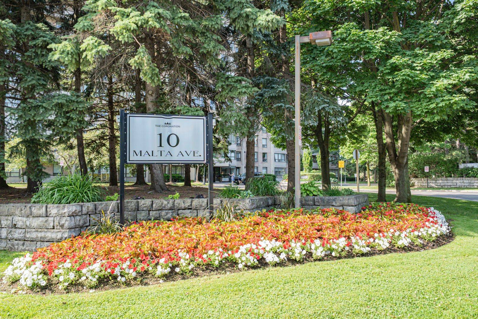 10 Malta AVE #306, Brampton, ON L6Y 4G6
