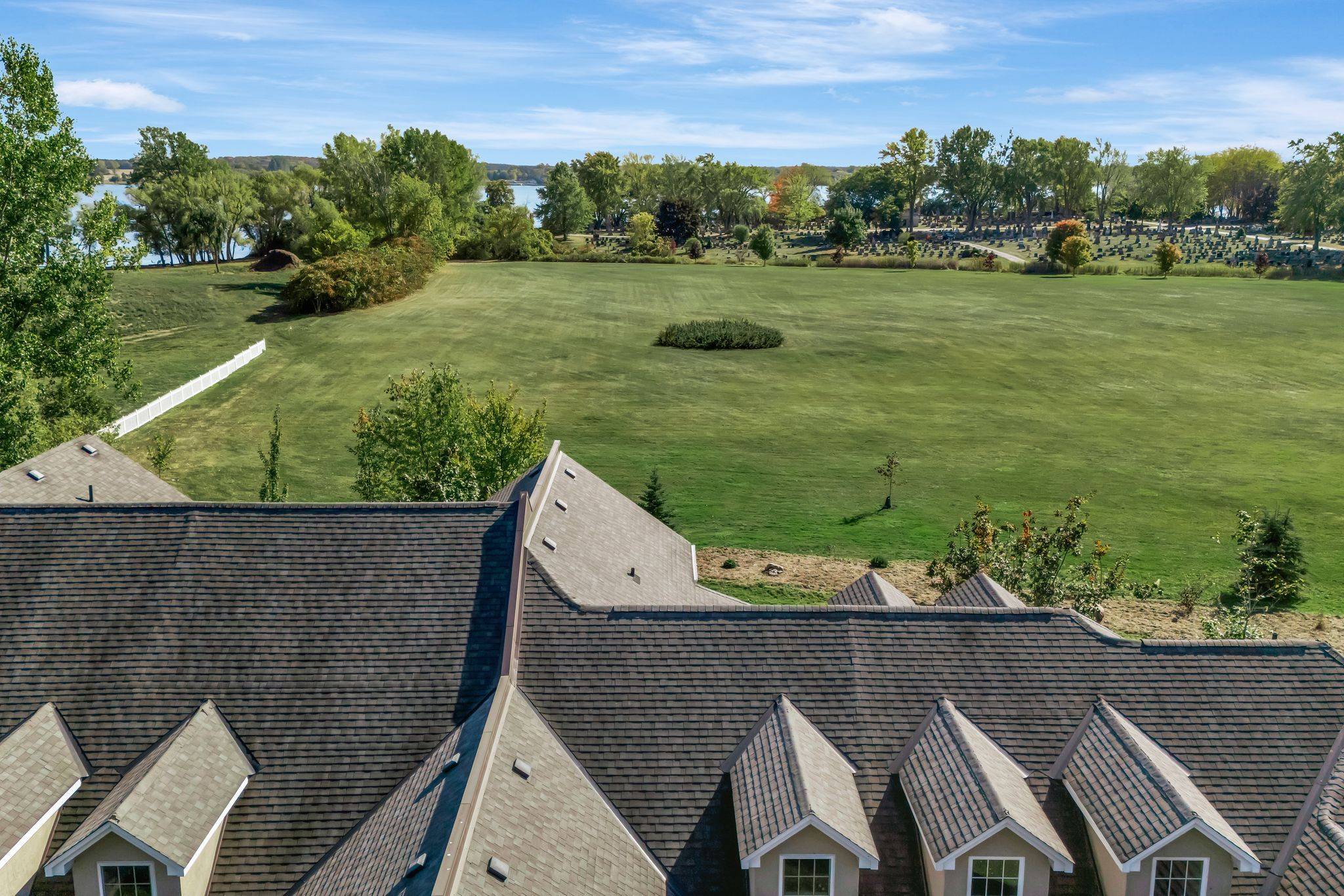 24 Gracefield LN, Belleville, ON K8N 4Z2