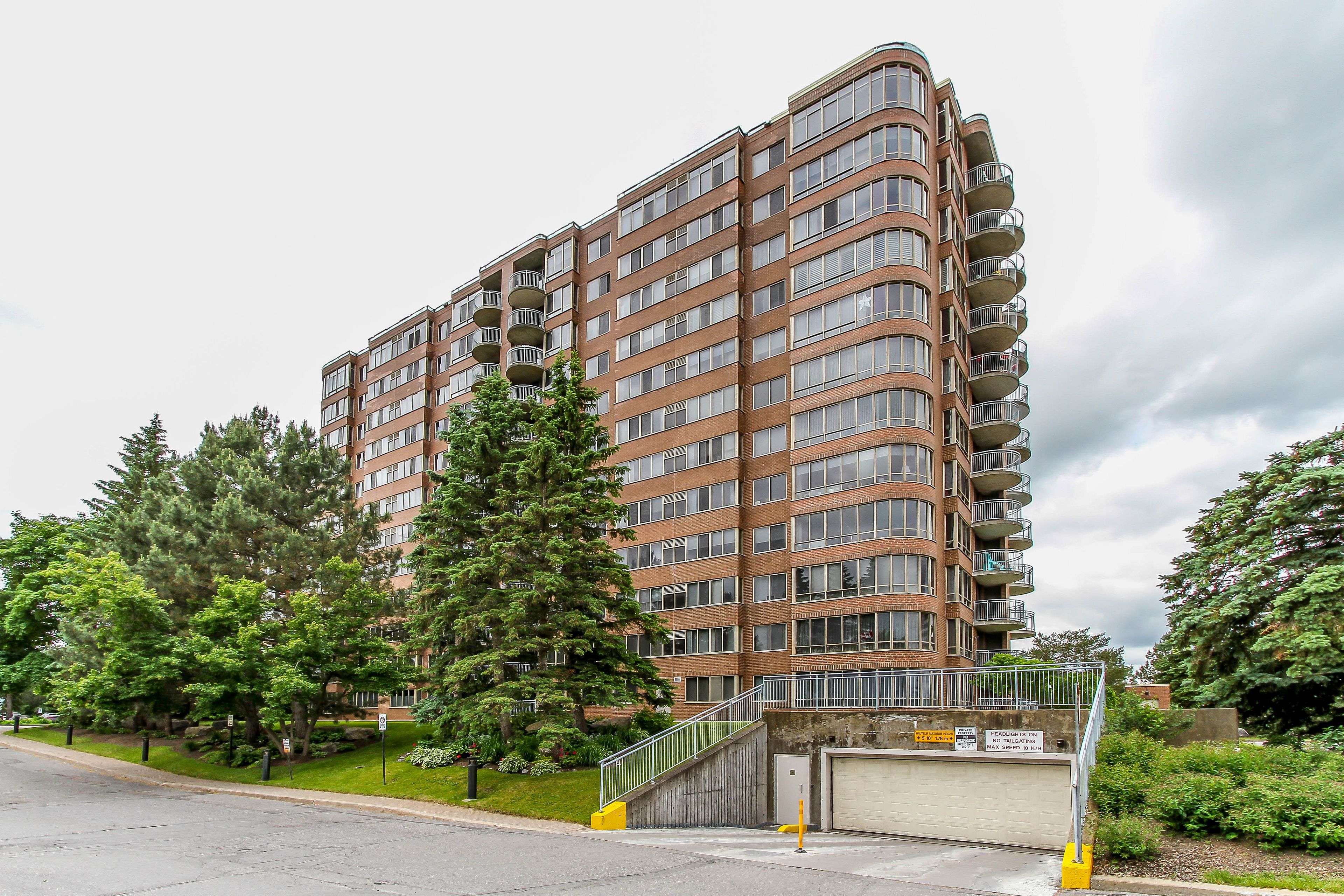 100 Grant Carman DR N #809, Cityview - Parkwoods Hills - Rideau Shore, ON K2E 8B8