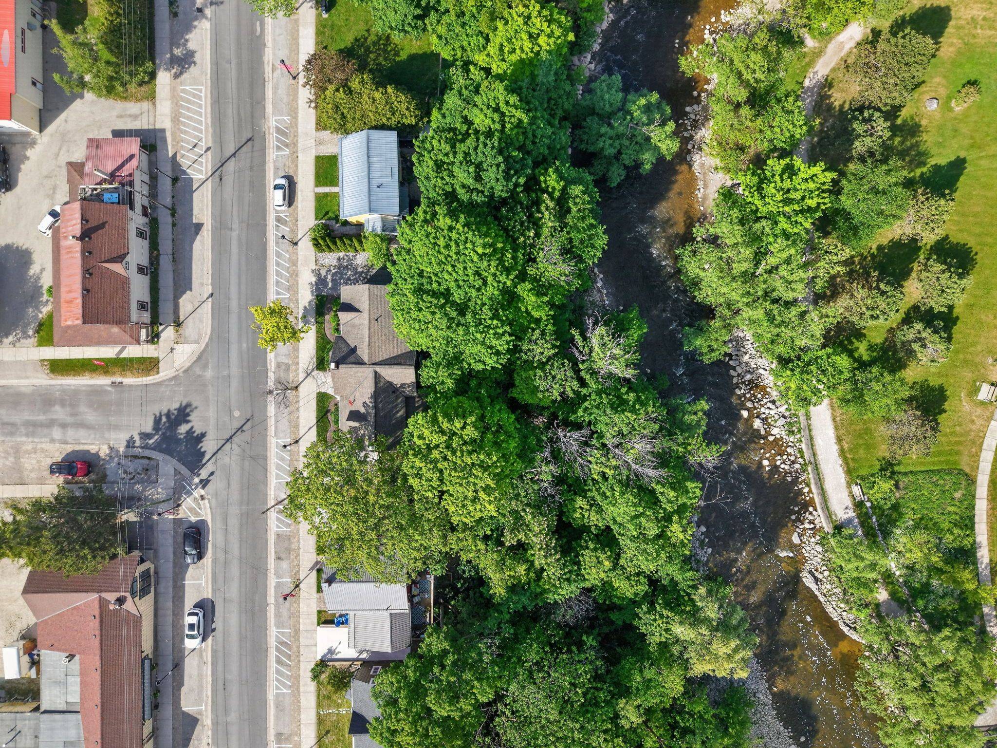 21 Bruce ST N, Blue Mountains, ON N0H 2P0