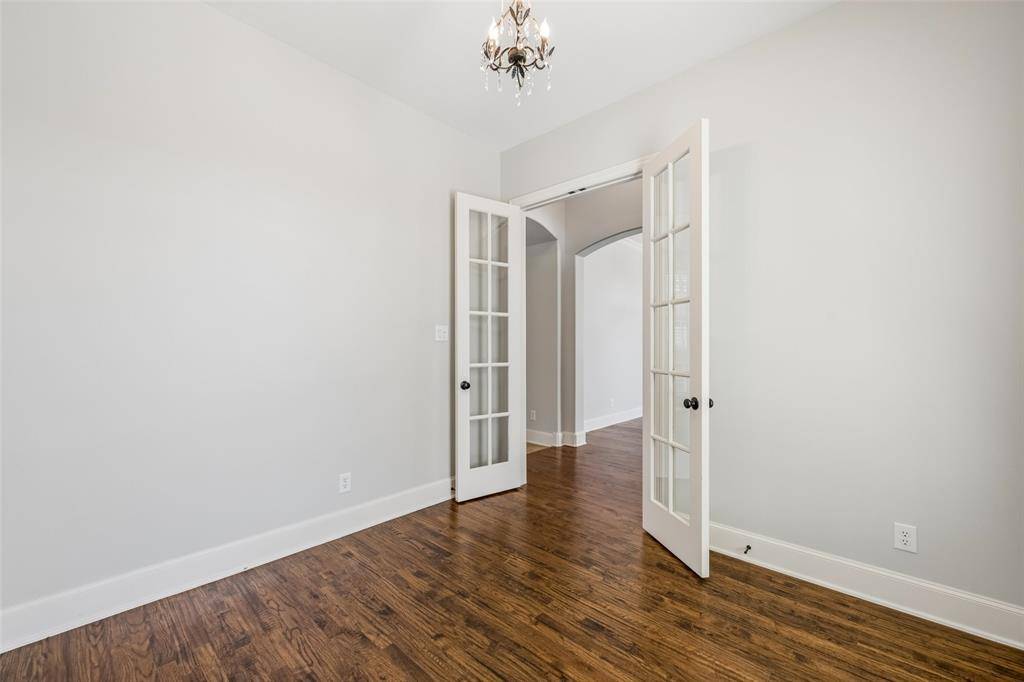 425 Adventurous Shield Drive, Lewisville, TX 75056