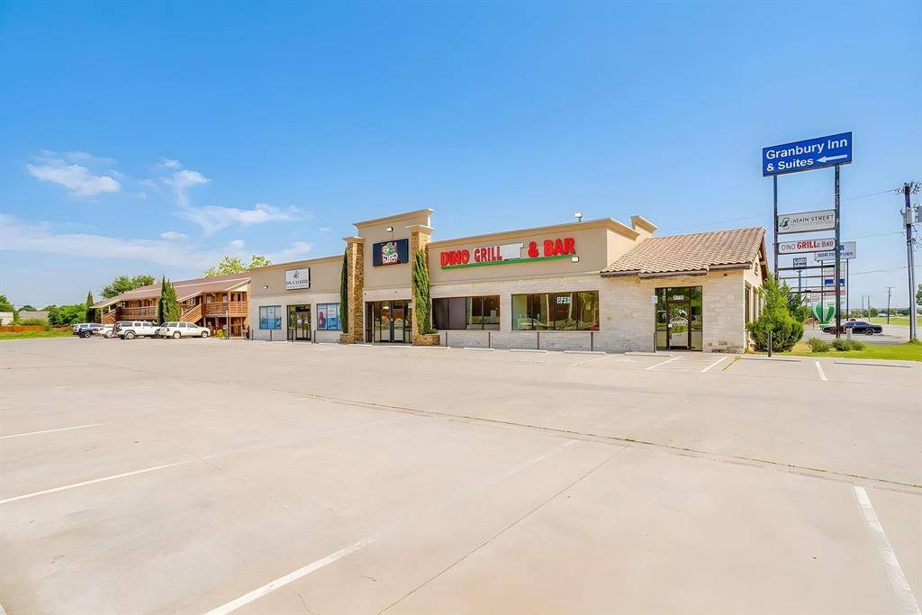 1333 N Plaza Drive, Granbury, TX 76048
