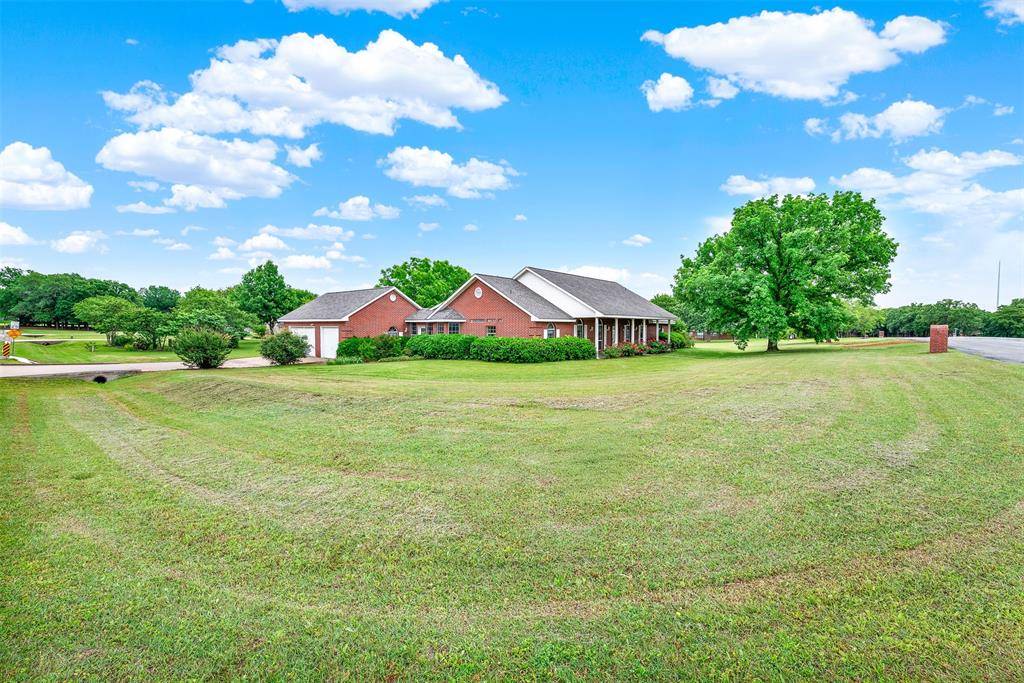 2735 Bent Oaks Drive, Burleson, TX 76028